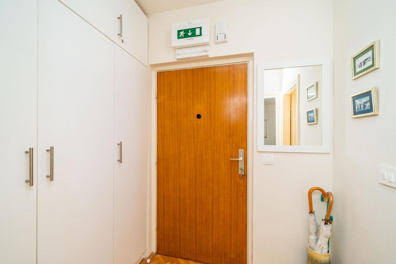 Apartment Bakus Дубровник Екстериор снимка
