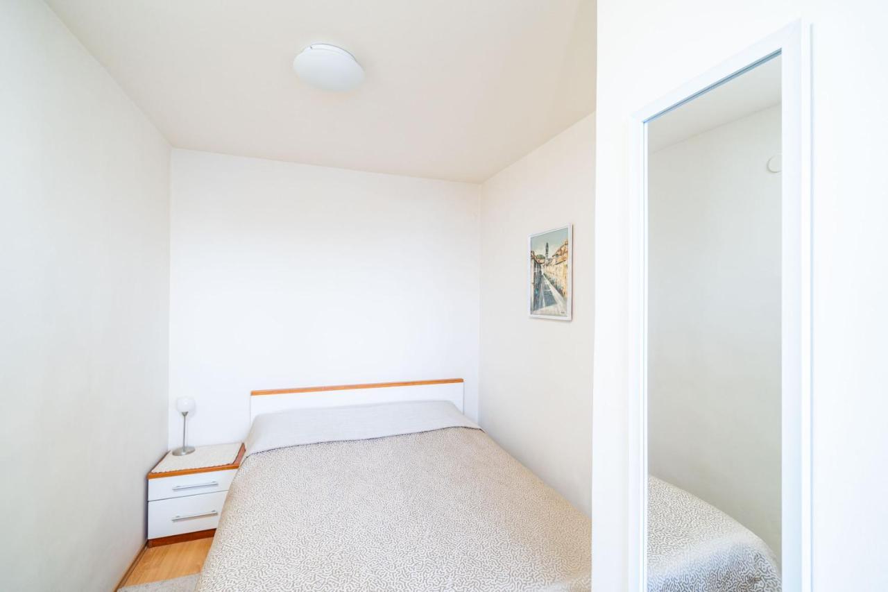 Apartment Bakus Дубровник Екстериор снимка