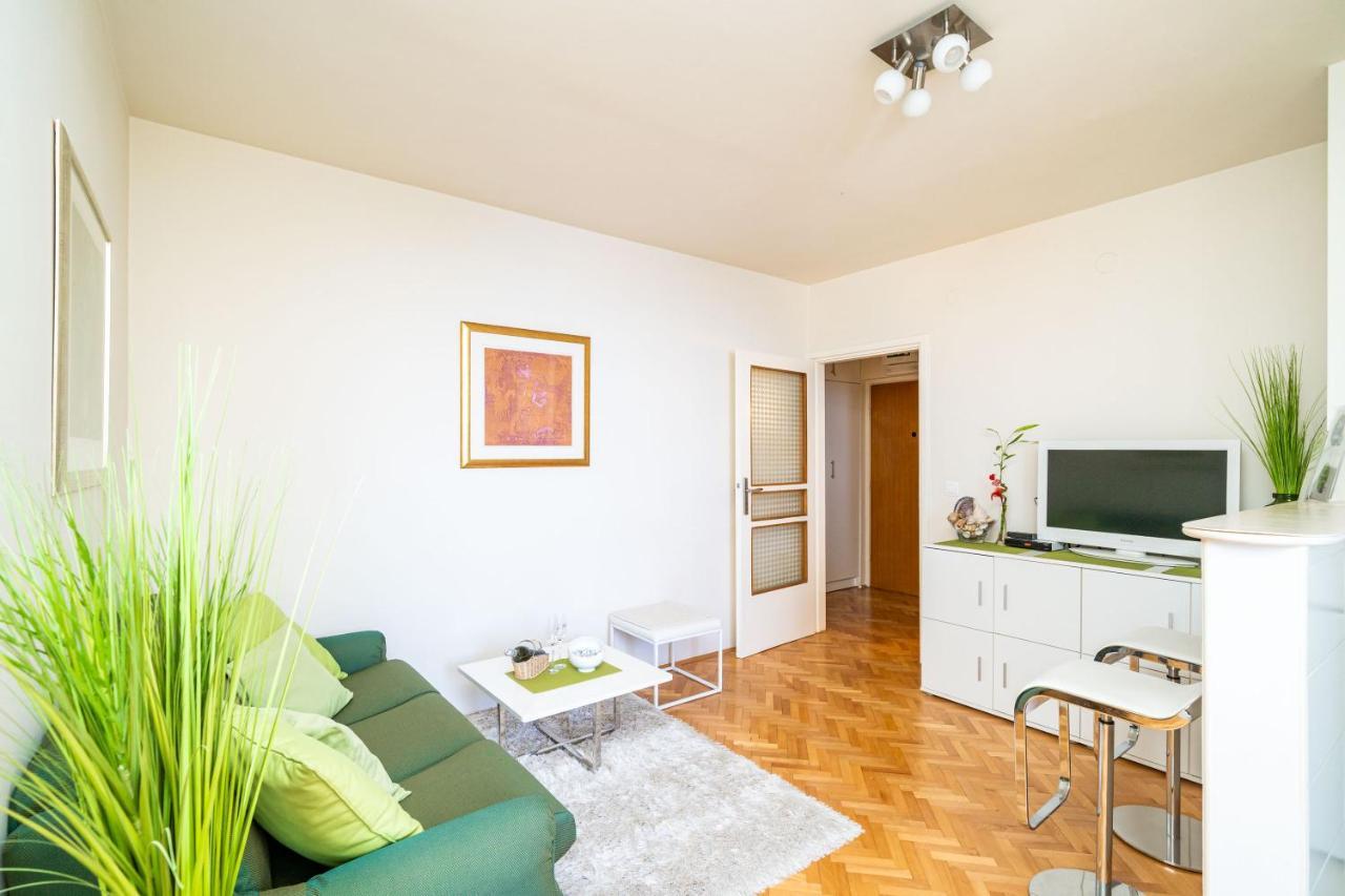 Apartment Bakus Дубровник Екстериор снимка